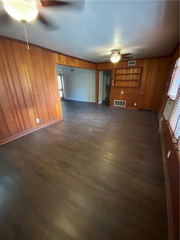 925 Stirman Street Corpus Christi, TX 78411 - Photo 4 of 16 a view of empty room with wooden floor