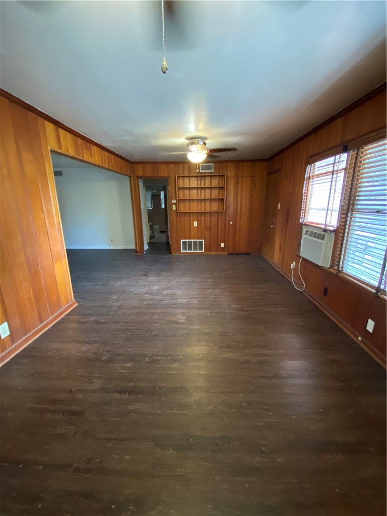 925 Stirman Street Corpus Christi, TX 78411 - Photo 5 of 16