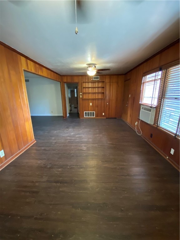 925 Stirman Street Corpus Christi, TX 78411 - Photo 5 of 16 a view of an empty room with a window