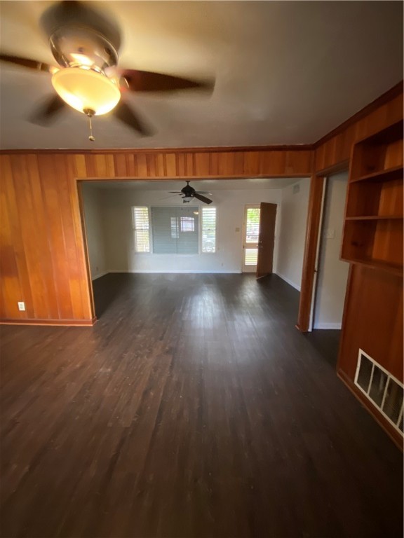 925 Stirman Street Corpus Christi, TX 78411 - Photo 6 of 16 a view of empty room with wooden floor