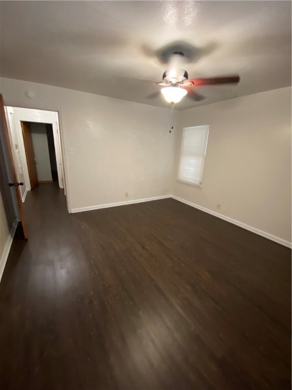 925 Stirman Street Corpus Christi, TX 78411 - Photo 10 of 16 a view of a livingroom with wooden floor