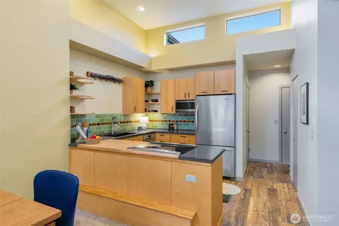$650,000 | 600 Malden Avenue East, Unit 304, Seattle, WA 98112