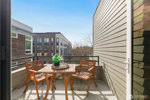 $650,000 | 600 Malden Avenue East, Unit 304, Seattle, WA 98112