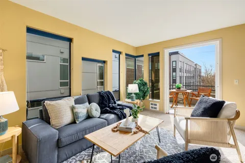 $650,000 | 600 Malden Avenue East, Unit 304, Seattle, WA 98112