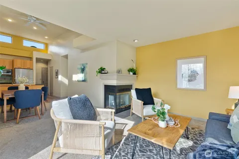 $650,000 | 600 Malden Avenue East, Unit 304, Seattle, WA 98112