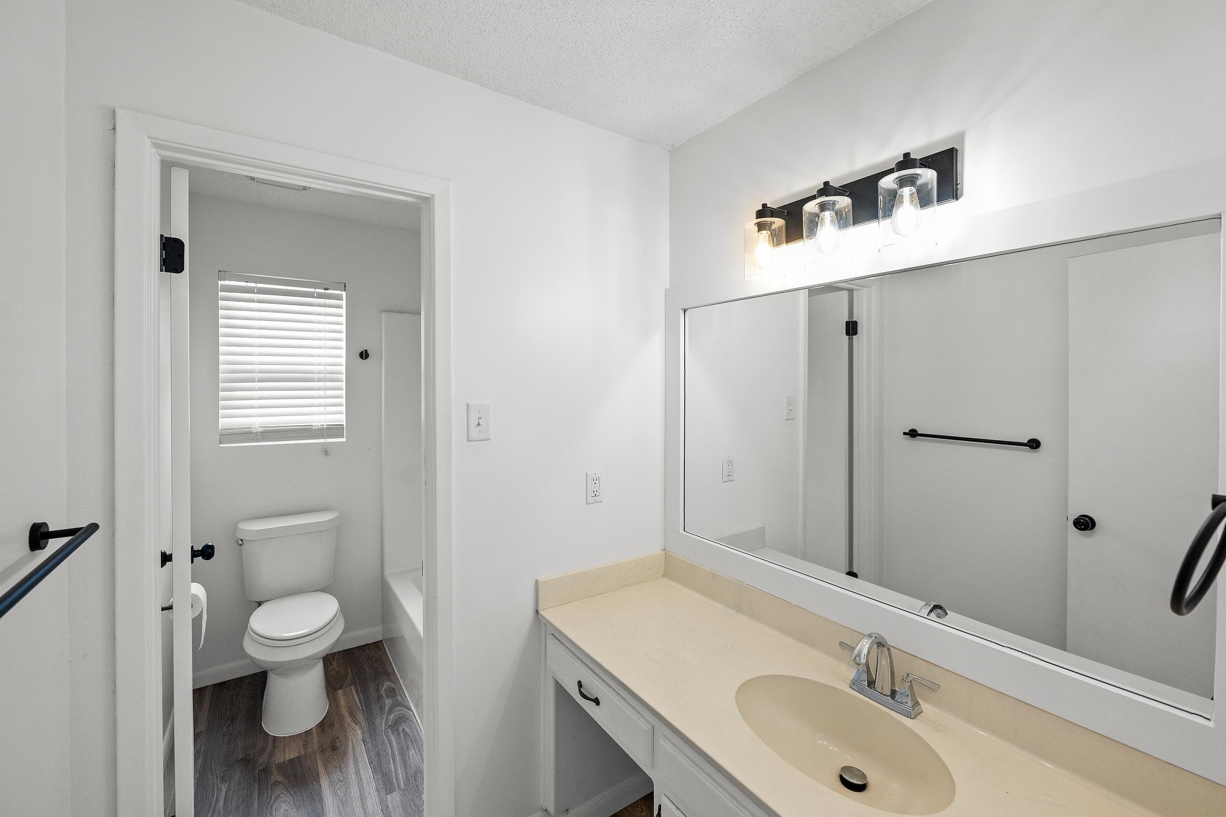 24321 Gulf Bay Road Orange Beach, AL 36561 - Photo 18 of 33 bathroom 2