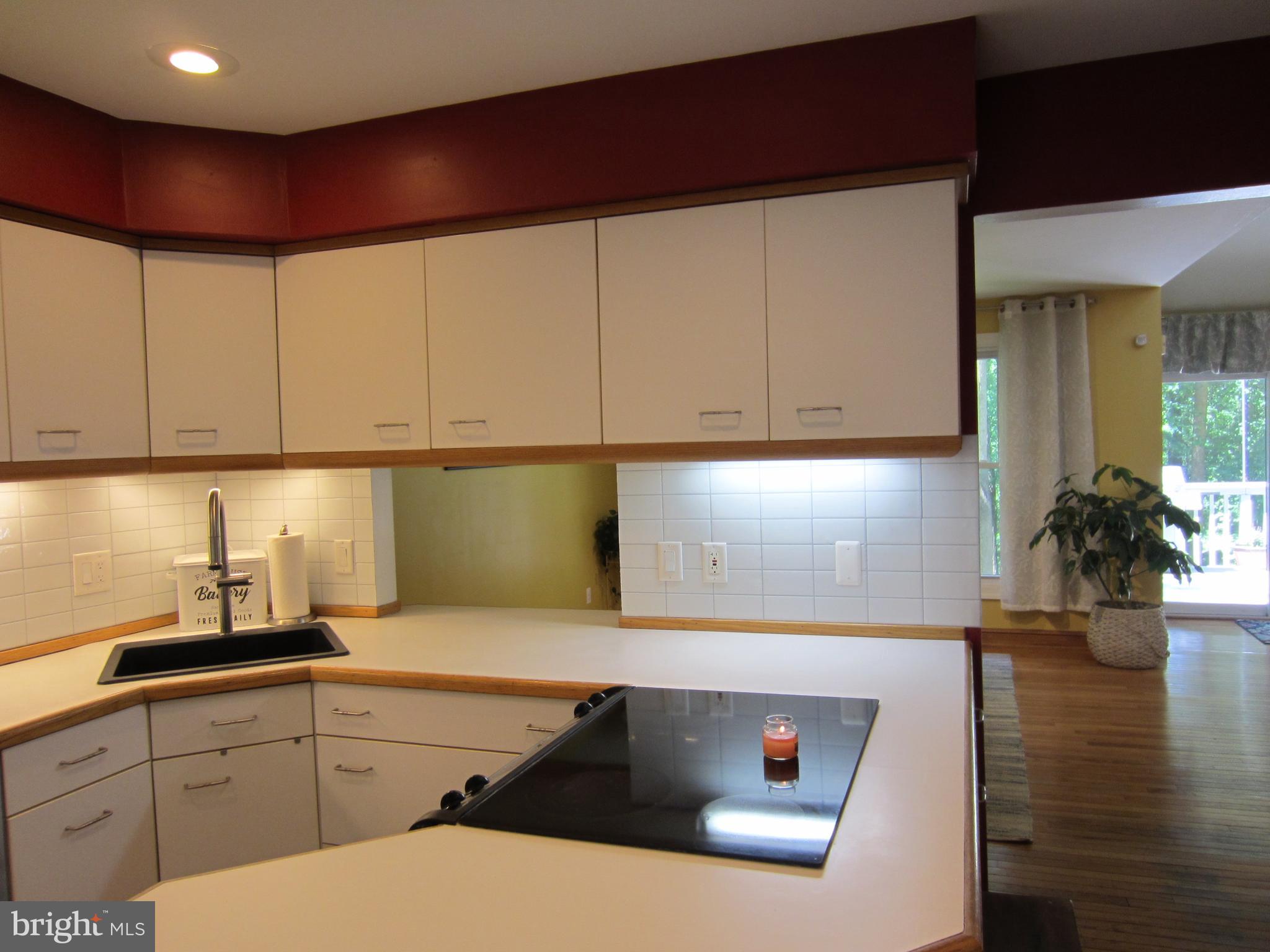 839 Brandywine Road Downingtown, PA 19335 - Photo 7 of 32 Kitchen has tons of cabinet space & SS appliances.