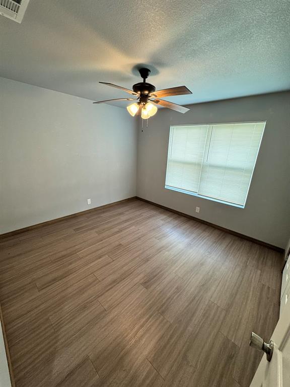 462 Derrs Chapel Road Italy, TX 76651 - Photo 10 of 19 First Bedroom on the right with front facing window