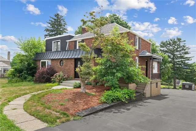 $365,000 | 1017 McCoy Road, McKees Rocks, PA 15136