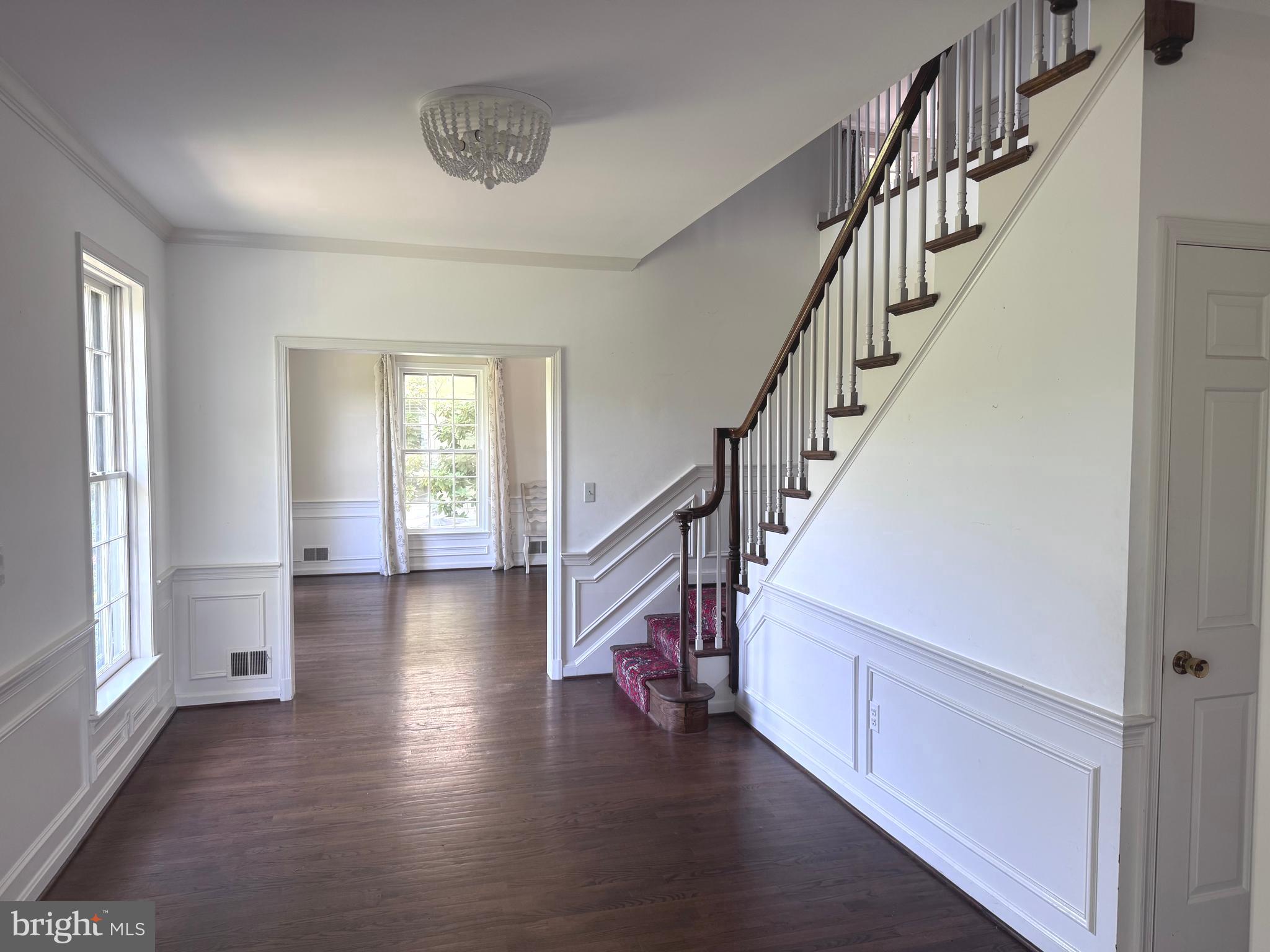 10812 Cripplegate Road Potomac, MD 20854 - Photo 8 of 24 Large Foyer