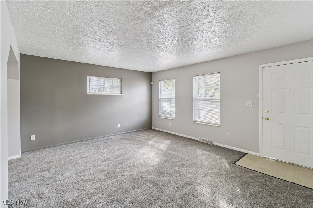 937 Ansel Road Cleveland, OH 44103 - Photo 5 of 29