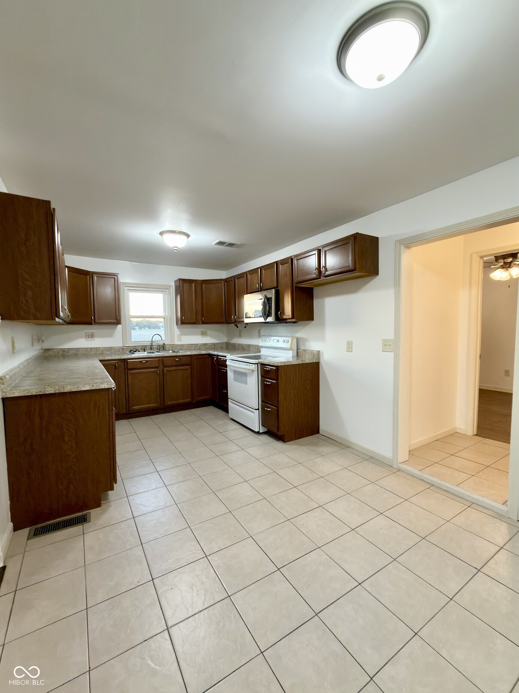 1870 West 200 South Columbus, IN 47201 - Photo 6 of 12