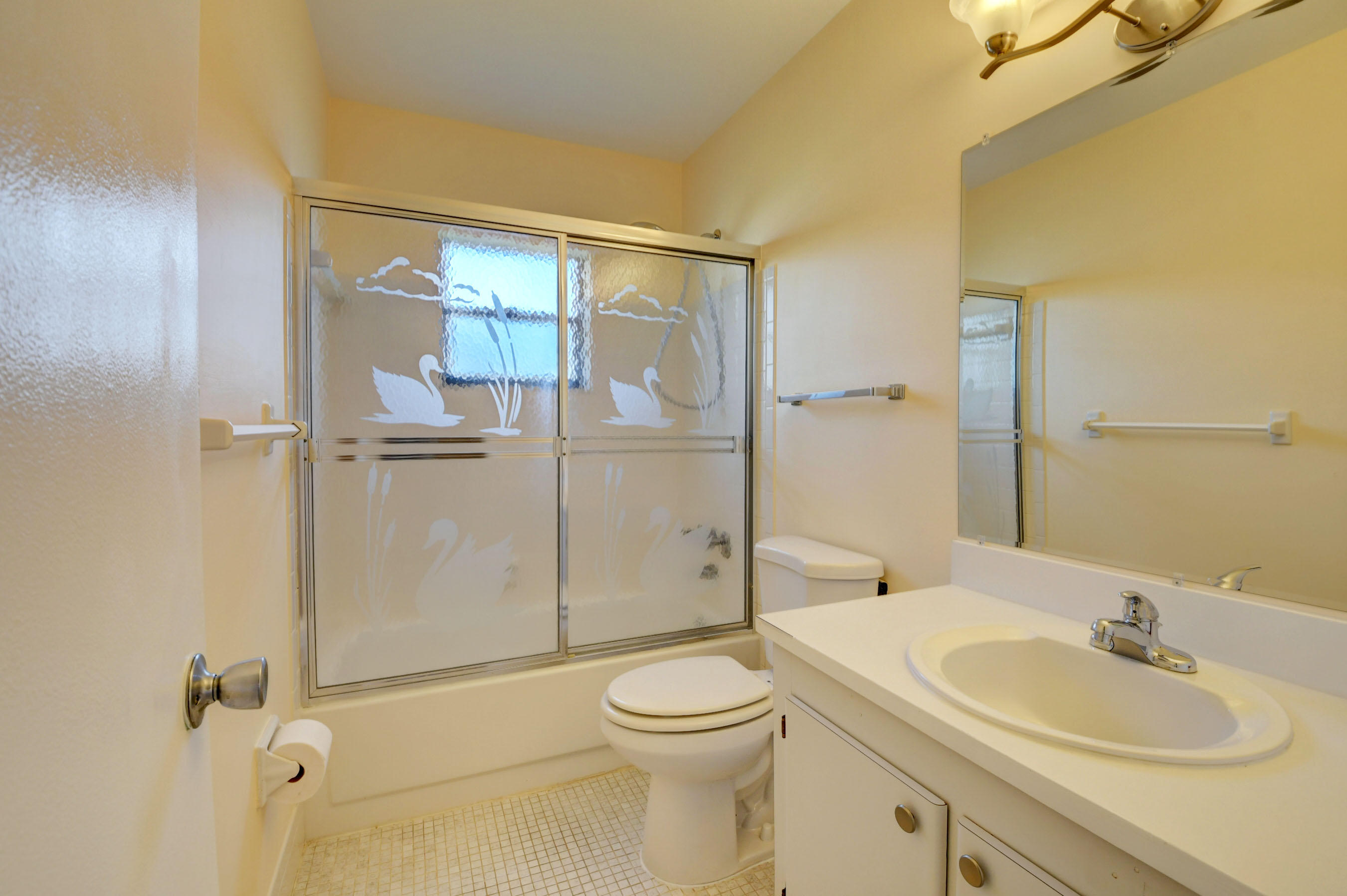 9731 Colorado Court Boca Raton, FL 33434 - Photo 24 of 45 Guest Bath