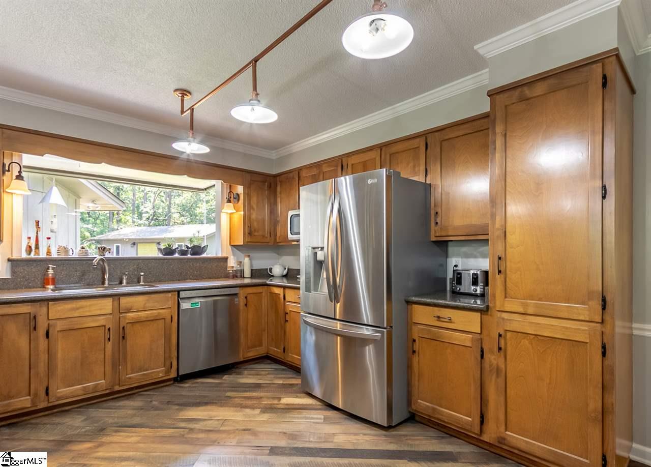 110 Wellington Road Easley, SC 29642 - Photo 8 of 36 Gallery Image 8