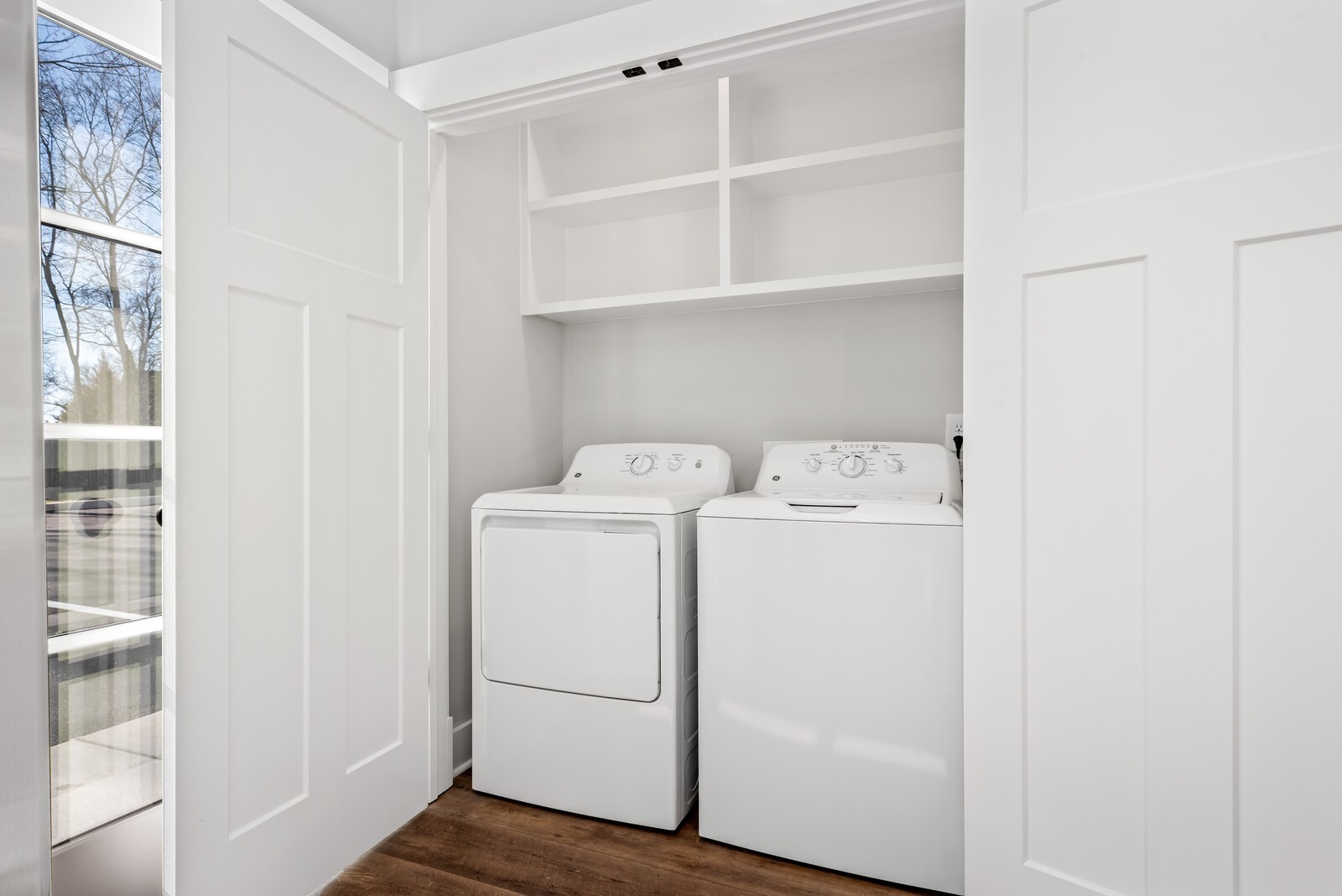 379 Beechcroft Road Spring Hill, TN 37174 - Photo 7 of 18 a utility room with dryer and washer