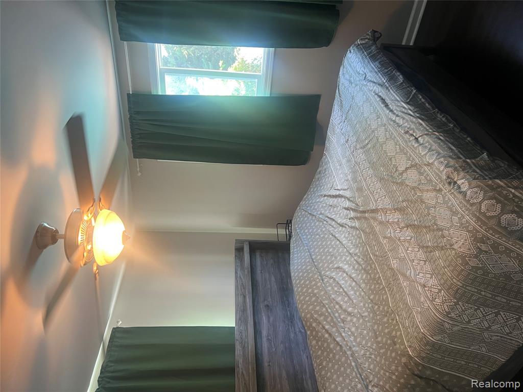 7451 Johnson Road Flushing, MI 48433 - Photo 8 of 17