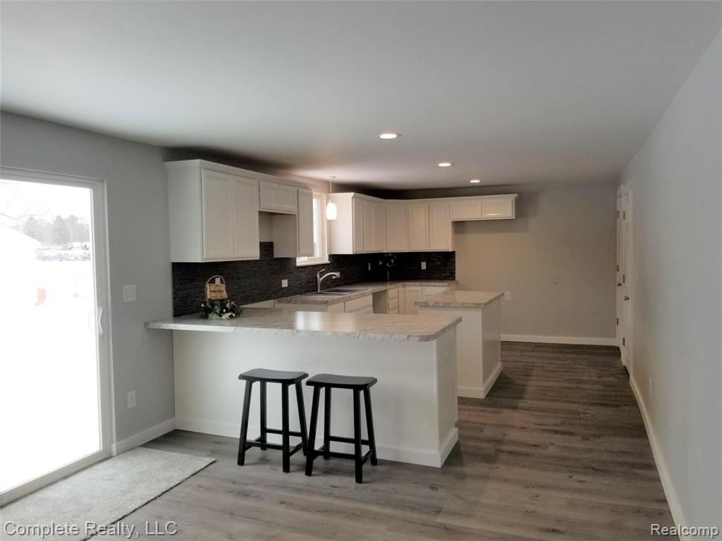 4447 East Carpenter Road Flint, MI 48506 - Photo 6 of 48