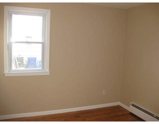 48 Tavistock Street Springfield, MA 01119 - Photo 7 of 10 Gallery Image 7