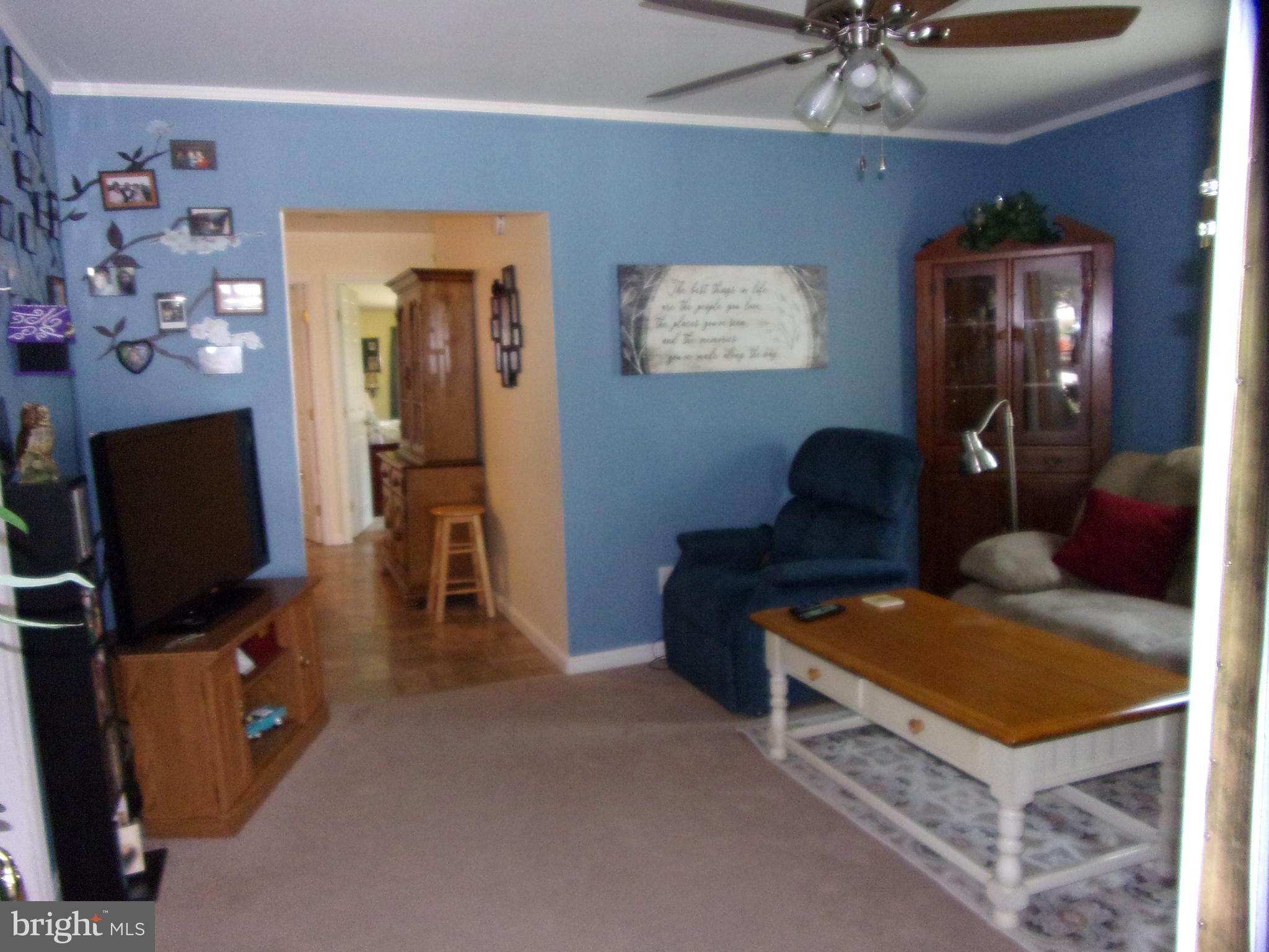 369 Nicholson Road Baltimore, MD 21221 - Photo 7 of 41 369 Nicholson Rd 21221 Living Room