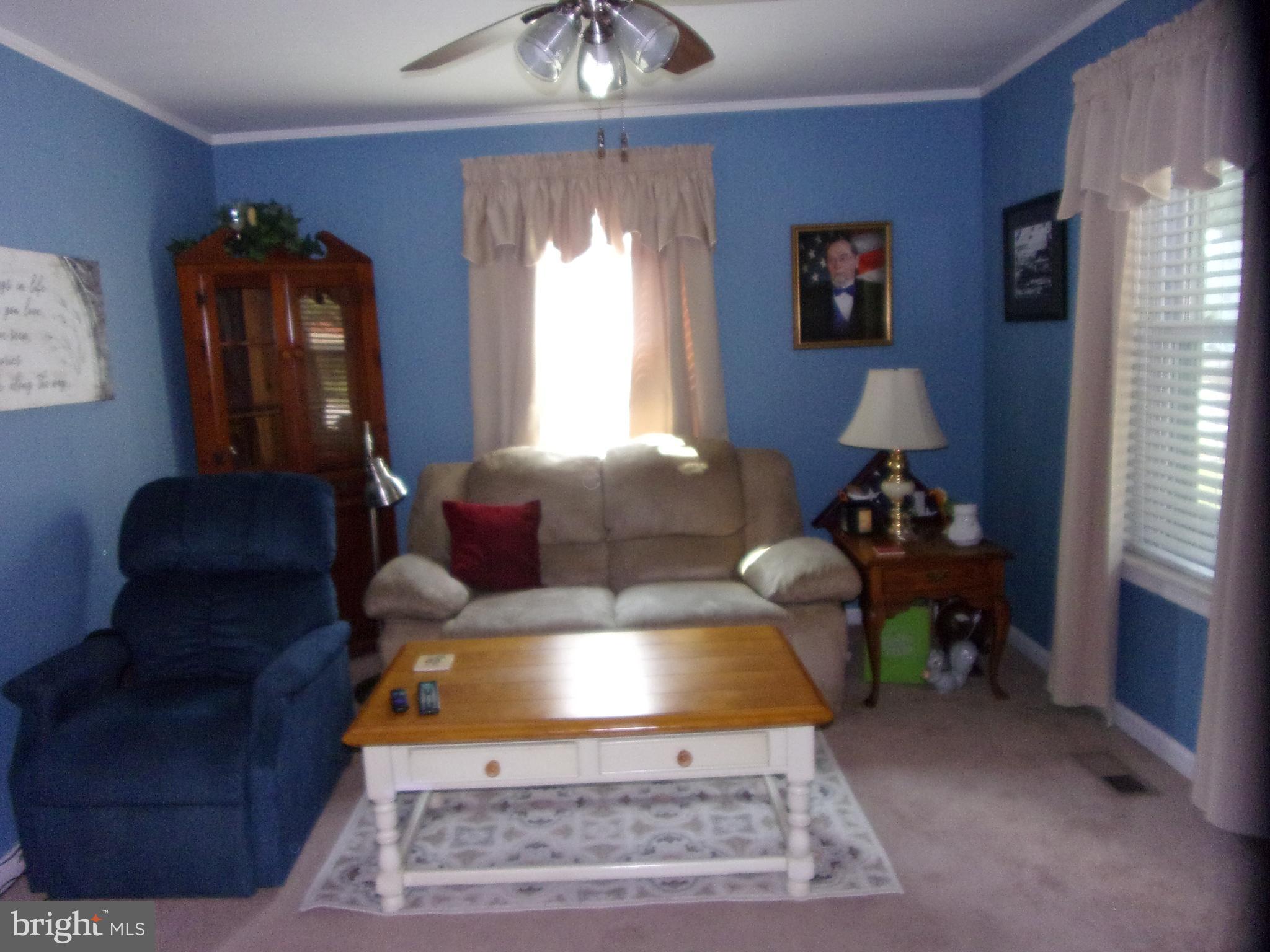369 Nicholson Road Baltimore, MD 21221 - Photo 10 of 41 369 Nicholson Rd 21221 Living Room
