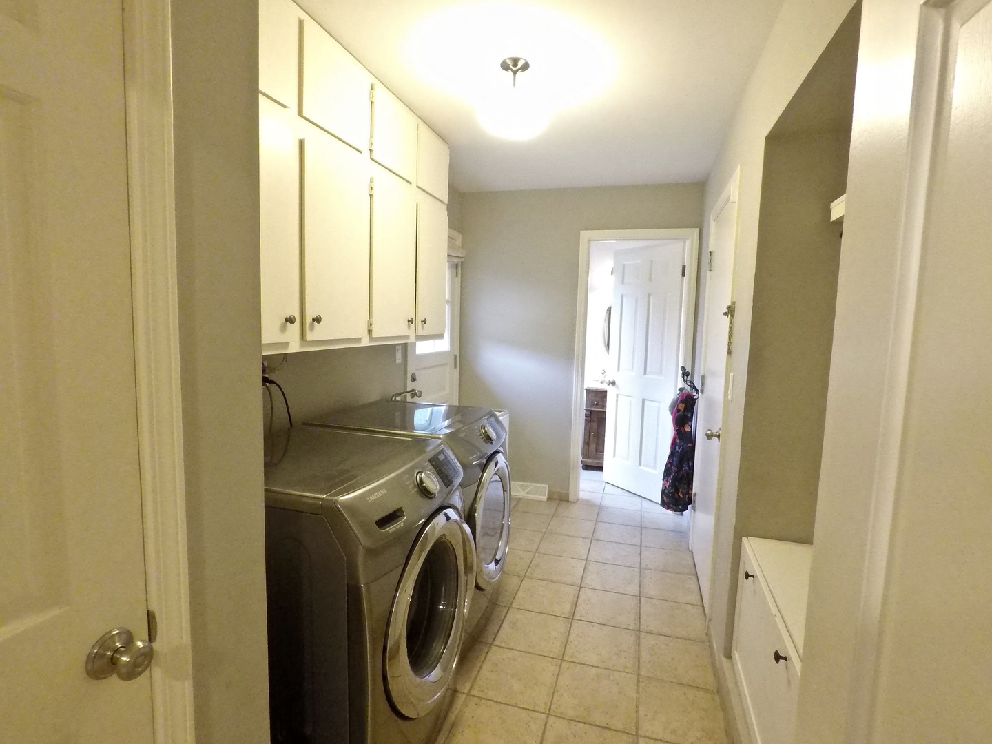 2053 Clover Road Northbrook, IL 60062 - Photo 14 of 28 a room with a washer and dryer