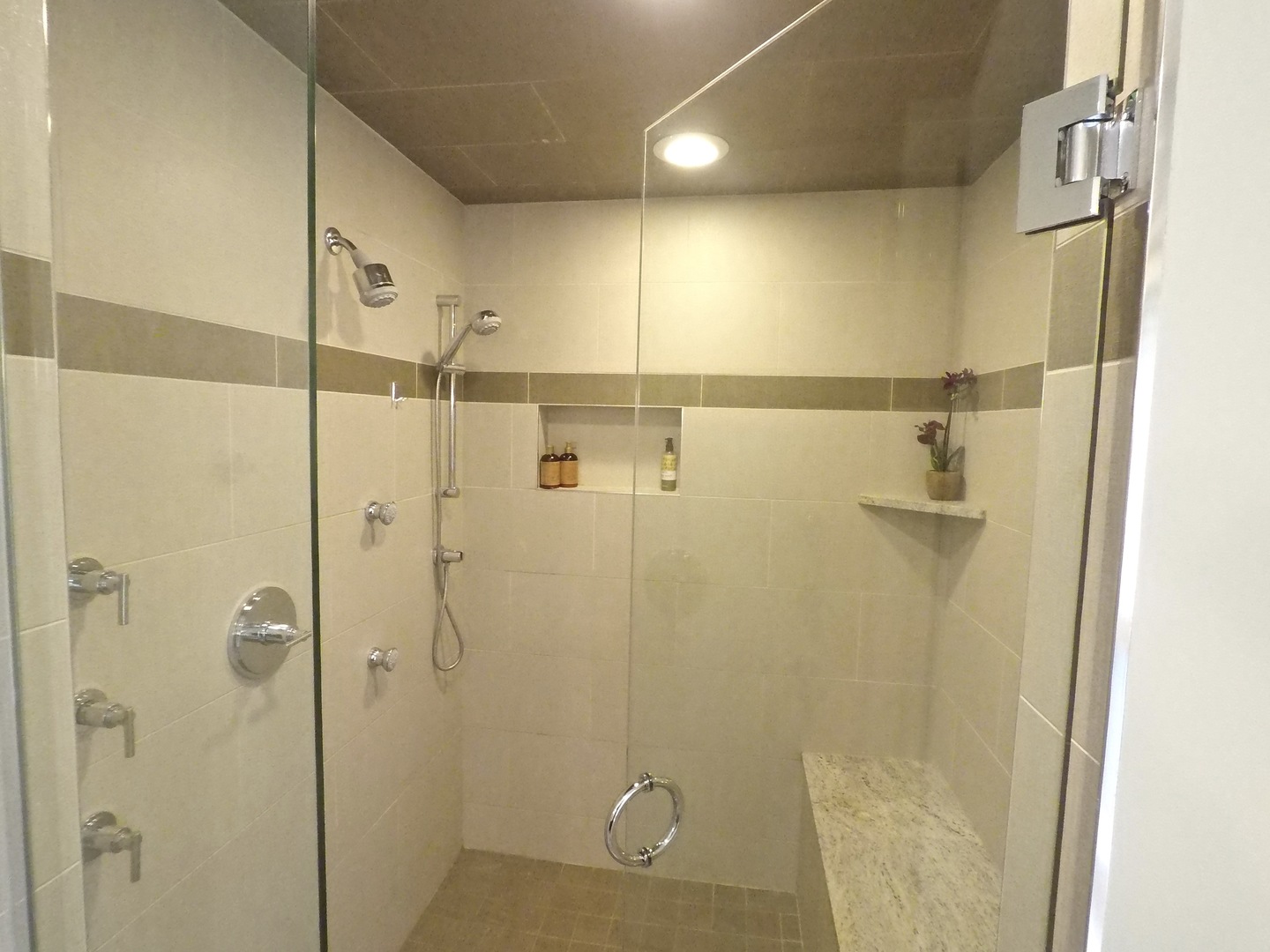 2053 Clover Road Northbrook, IL 60062 - Photo 19 of 28 a bathroom with a shower