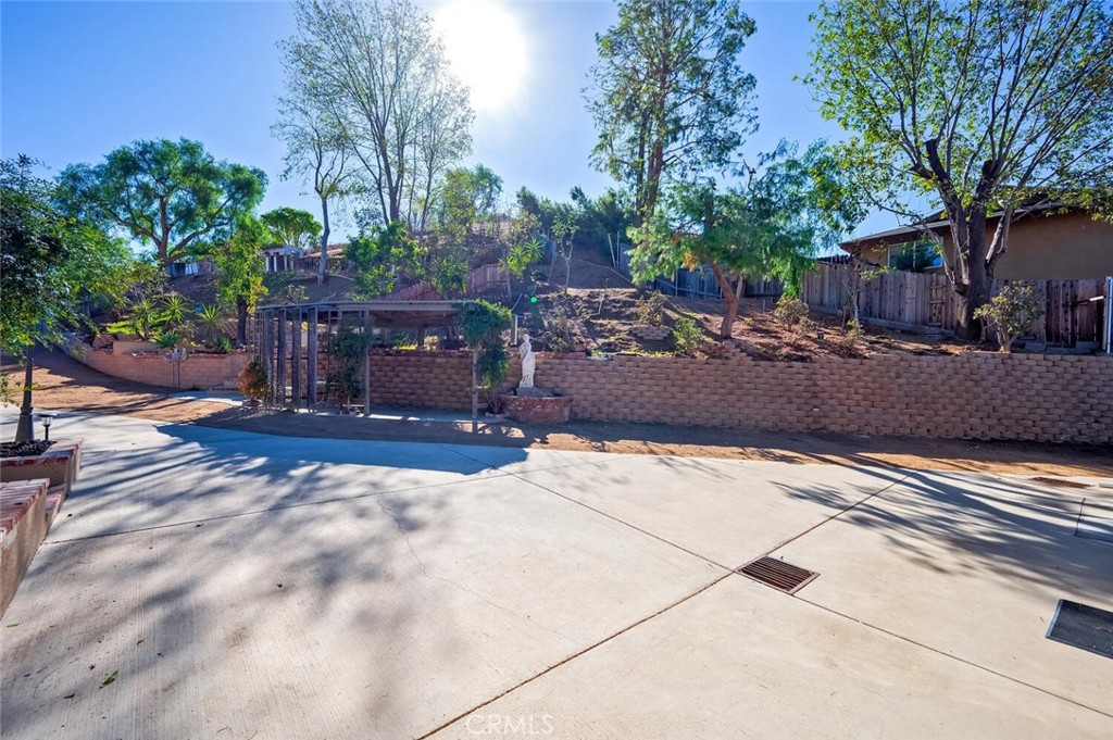 1050 First Street Norco, CA 92860 - Photo 27 of 56 Shaded Dining Area