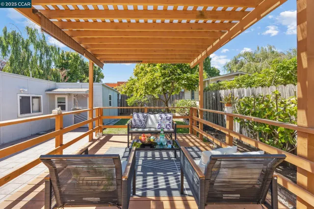 $1,700,000 | 960 Ordway Street, Albany, CA 94706