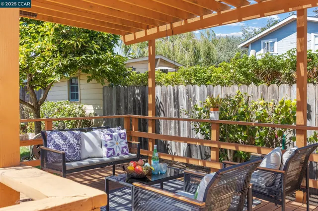 $1,700,000 | 960 Ordway Street, Albany, CA 94706