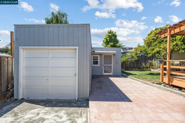 $1,700,000 | 960 Ordway Street, Albany, CA 94706