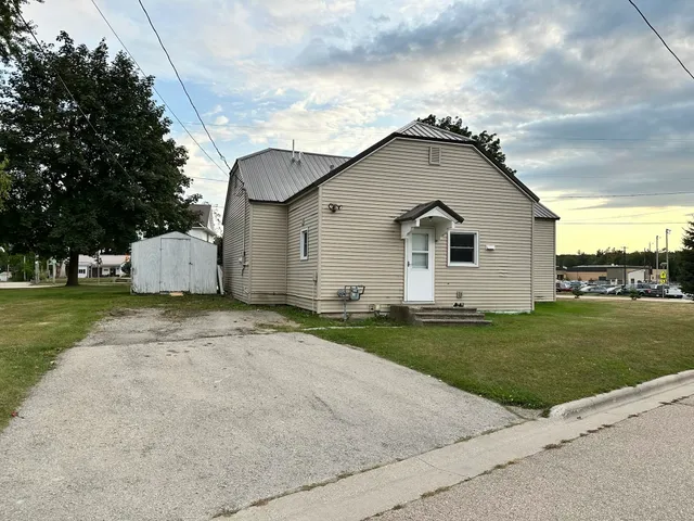 $164,900 | 315 West Green Bay Street, Bonduel, WI 54107
