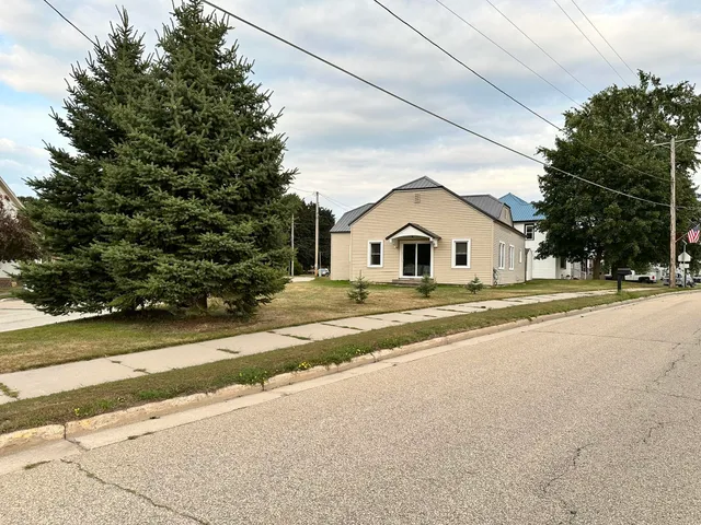 $164,900 | 315 West Green Bay Street, Bonduel, WI 54107
