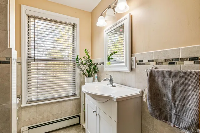 $1,150,000 | 44-06 Jessie Court | Little Neck