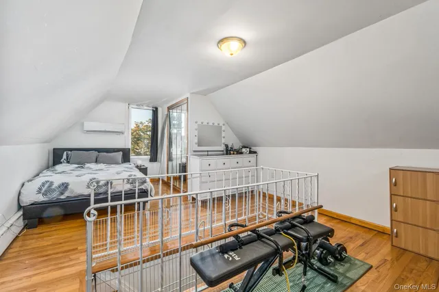 $1,150,000 | 44-06 Jessie Court | Little Neck