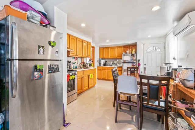 $1,150,000 | 44-06 Jessie Court | Little Neck