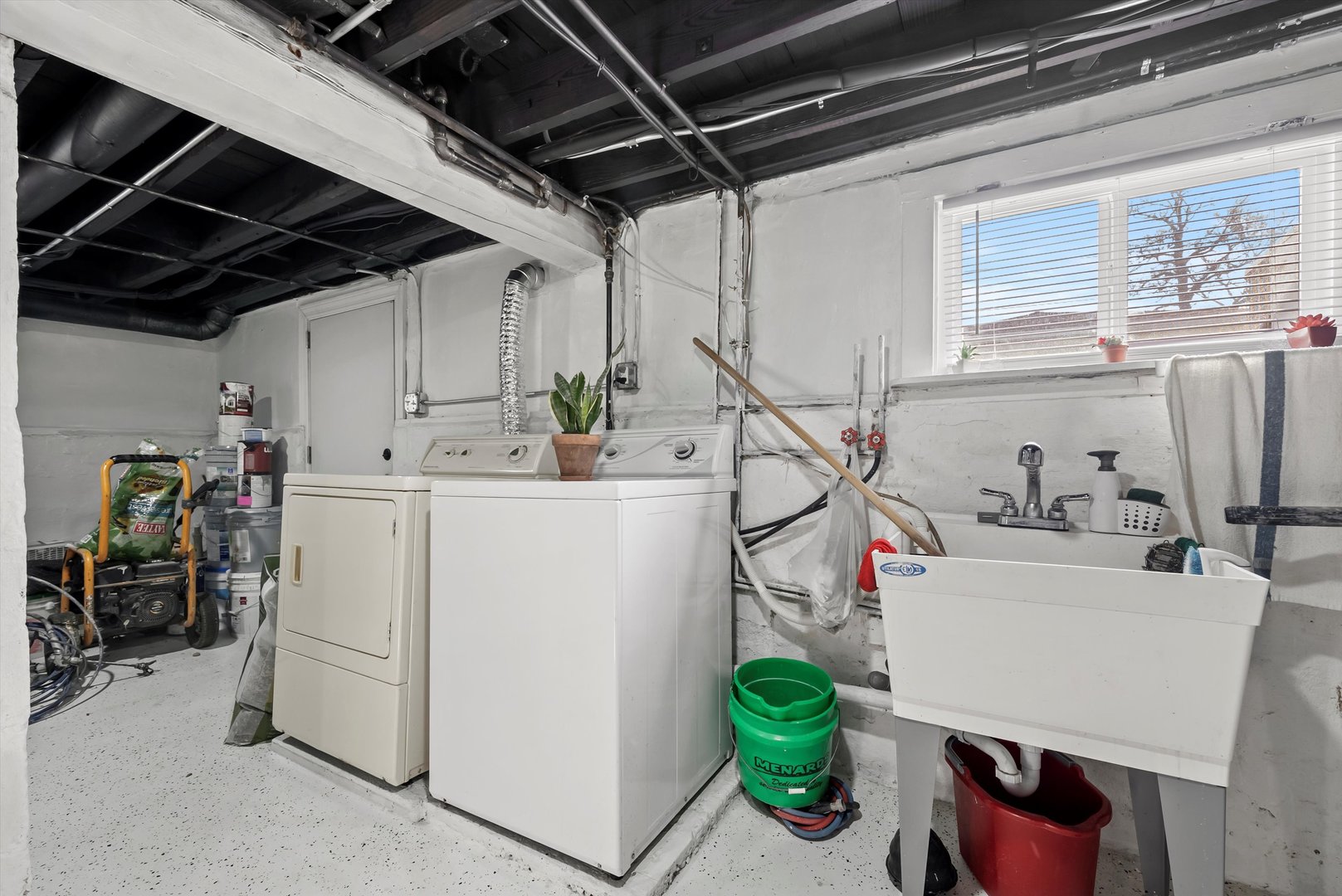 6514 Sinclair Avenue Berwyn, IL 60402 - Photo 20 of 33 a utility room with dryer and washer