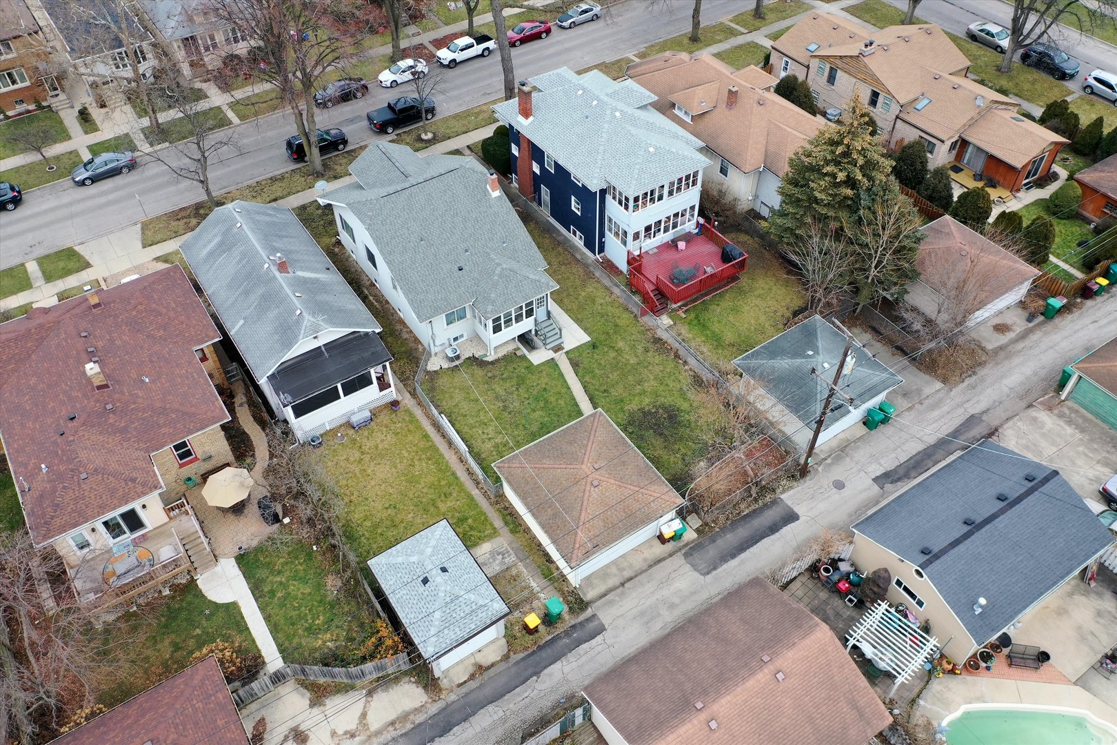 6514 Sinclair Avenue Berwyn, IL 60402 - Photo 29 of 33 an aerial view of a house with a yard