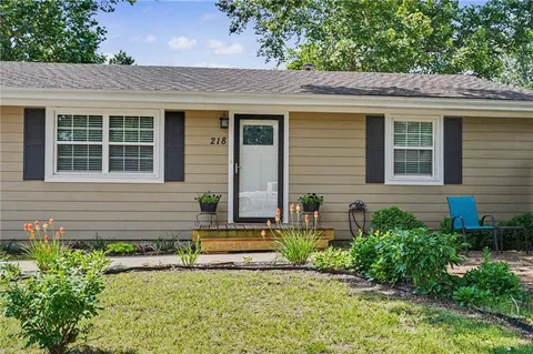 $256,500 | 218 Cedarlane Drive, Wellsville, KS 66092