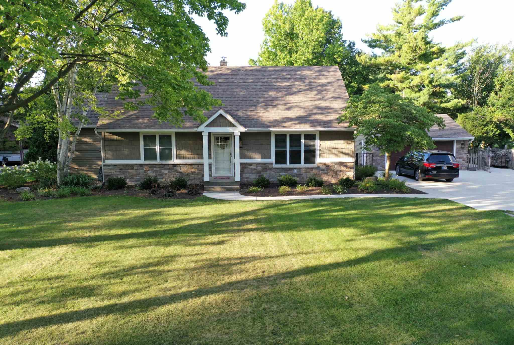 10221 Muldoon Road Fort Wayne, IN 46819 - Photo 1 of 35