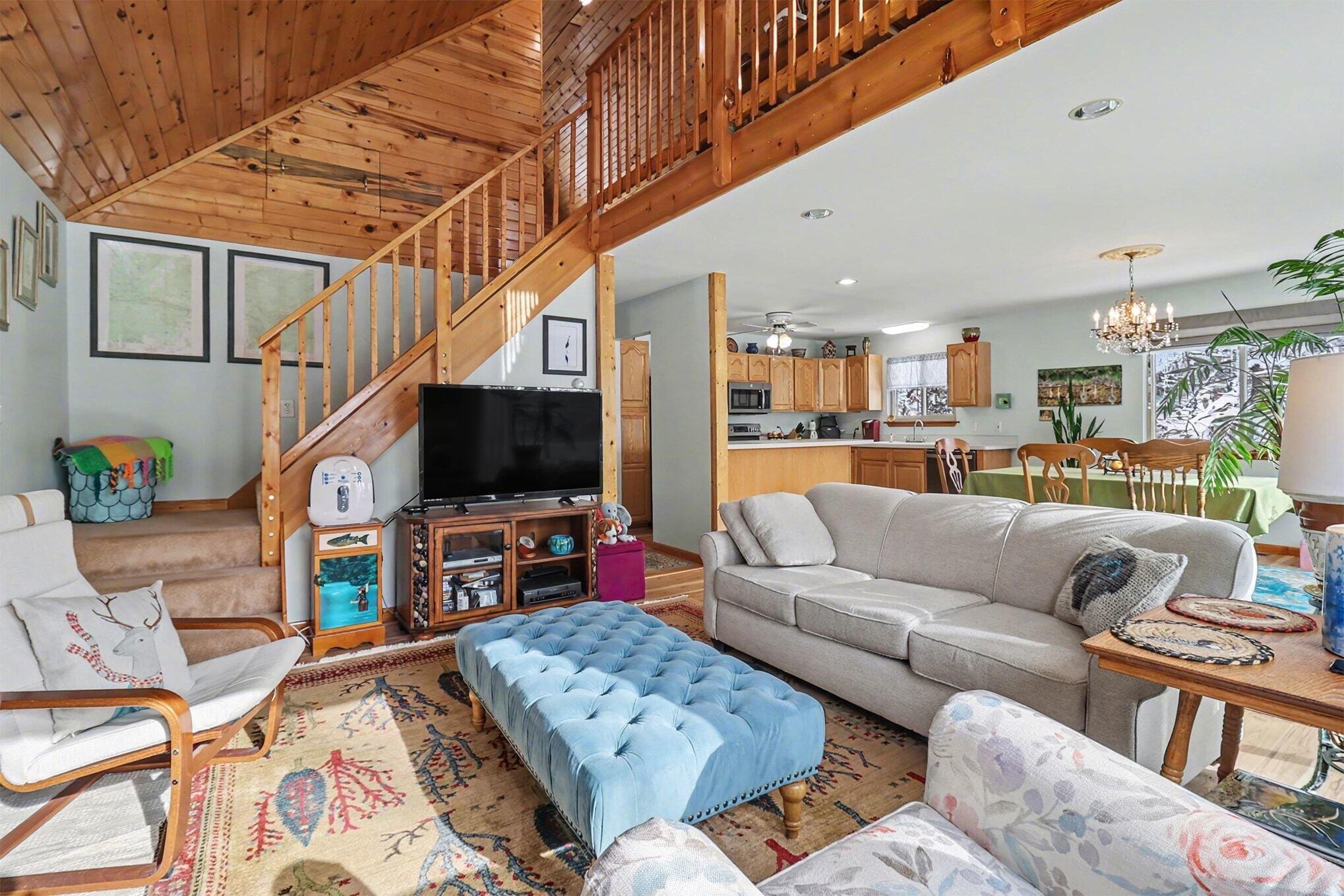 8597 West Deer Run Baldwin, MI 49304 - Photo 12 of 28 Living Room V3