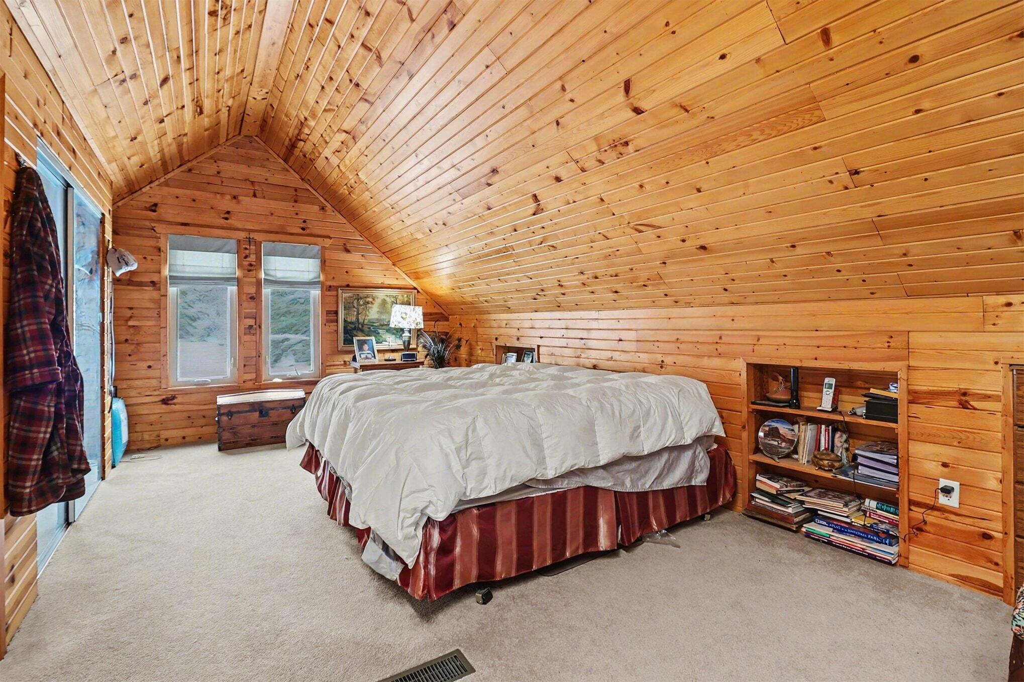 8597 West Deer Run Baldwin, MI 49304 - Photo 18 of 28 Primary Bedroom