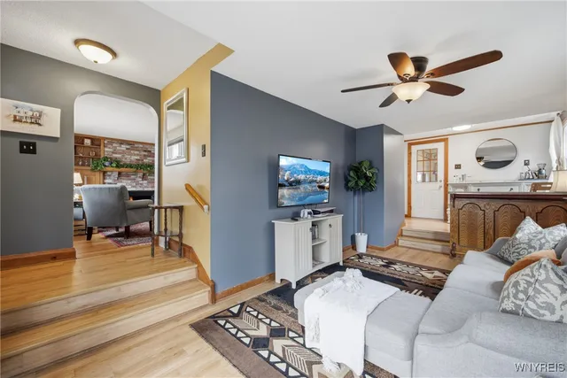 $328,500 | 12 Colvinhurst Drive, Tonawanda, NY 14223