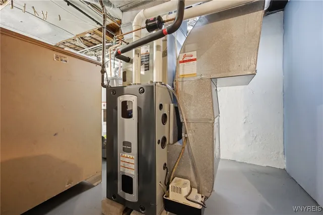 $328,500 | 12 Colvinhurst Drive, Tonawanda, NY 14223