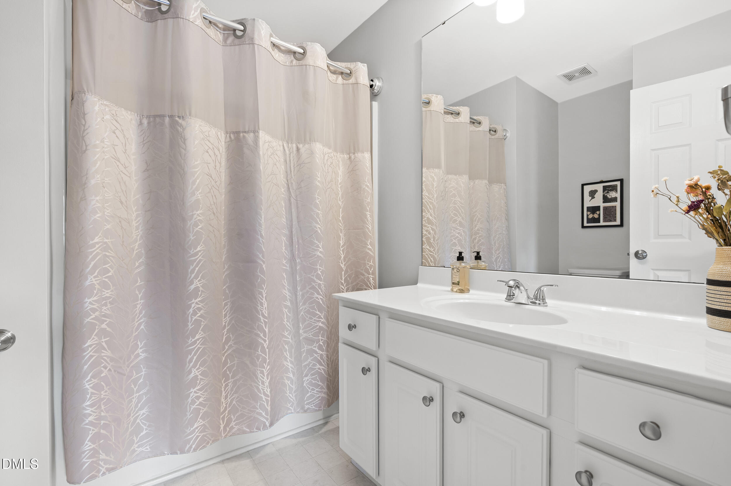 5500 Jeanette Marie Lane Raleigh, NC 27613 - Photo 26 of 32 second primary bath