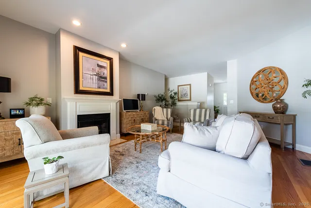 $599,000 | 175 Ferry Road, Unit 3, Old Saybrook, CT 06475