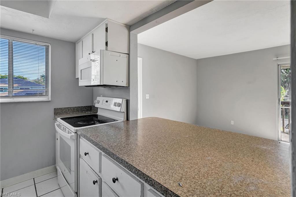 3300 Prince Edward Island Circle, Unit 4 Fort Myers, FL 33907 - Photo 10 of 31