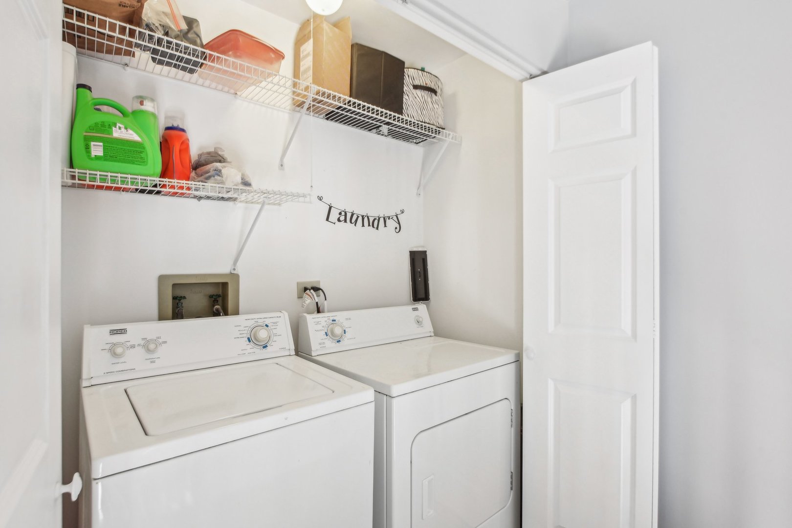 3407 Sandpiper Drive Aurora, IL 60504 - Photo 15 of 20 a utility room with dryer and washer