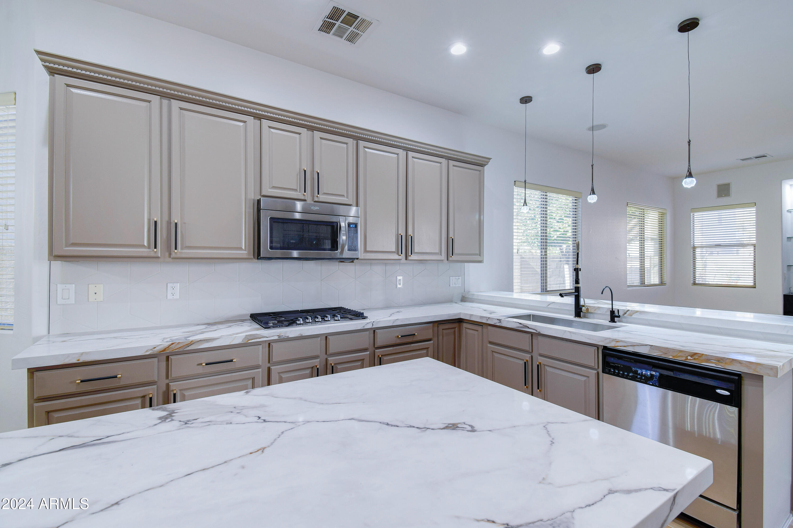 1270 East Baranca Road Gilbert, AZ 85297 - Photo 10 of 51 Those Counters!