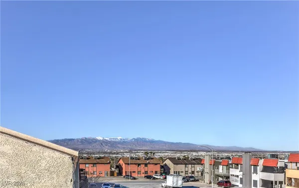 $639,800 | 6979 Issac Avenue, Las Vegas, NV 89156