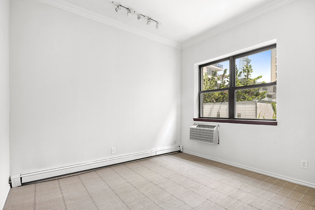 165 West 95th Street, Unit 2N Manhattan, NY 10025 - Photo 4 of 6